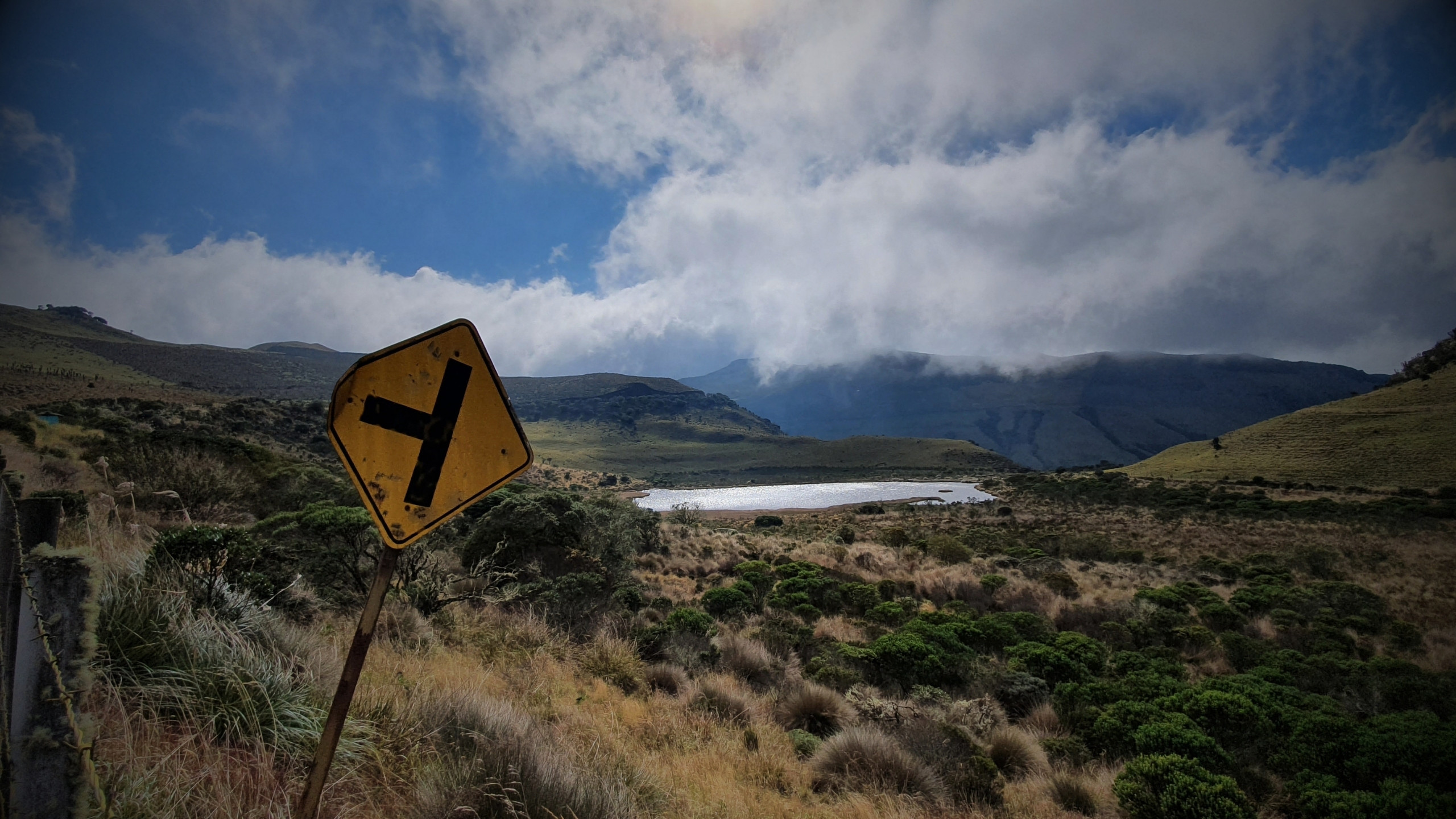 Nevado del Ruiz with glacier ice surrounding the Arenas summit crater